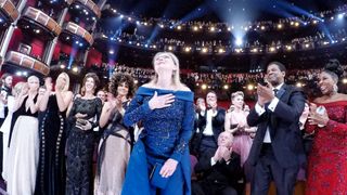 トランプに「過大評価された女優」と攻撃されたメリルにスタンディングオベーション!