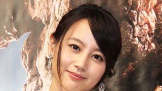 堀北真希、芸能界を引退　直筆コメントで発表