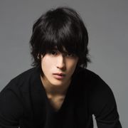 佐藤浩市の息子・寛一郎が俳優デビュー!20歳の新星 3代続く俳優家系に