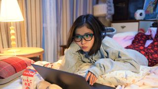 松岡茉優、24歳まで恋愛経験ゼロのOLに!綿矢りさ原作のラブコメで映画初主演