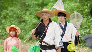 実写『銀魂』“カブト狩り”シーンお披露目！万事屋に真選組、桂やエリザベスが…！