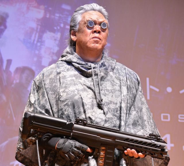 長州力「攻殻」バトー完璧コスプレ披露！2時間メイクも「キレてない」