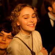 ジョニデ愛娘、美しい四肢をさらけ出して舞う…『ザ・ダンサー』予告