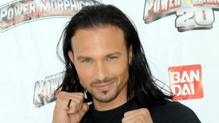 剣でルームメイト刺し殺した「パワーレンジャー」俳優、懲役6年の判決