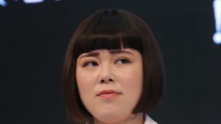 ブルゾンちえみ、薄メイクに照れ「裸さらしてる感じ」
