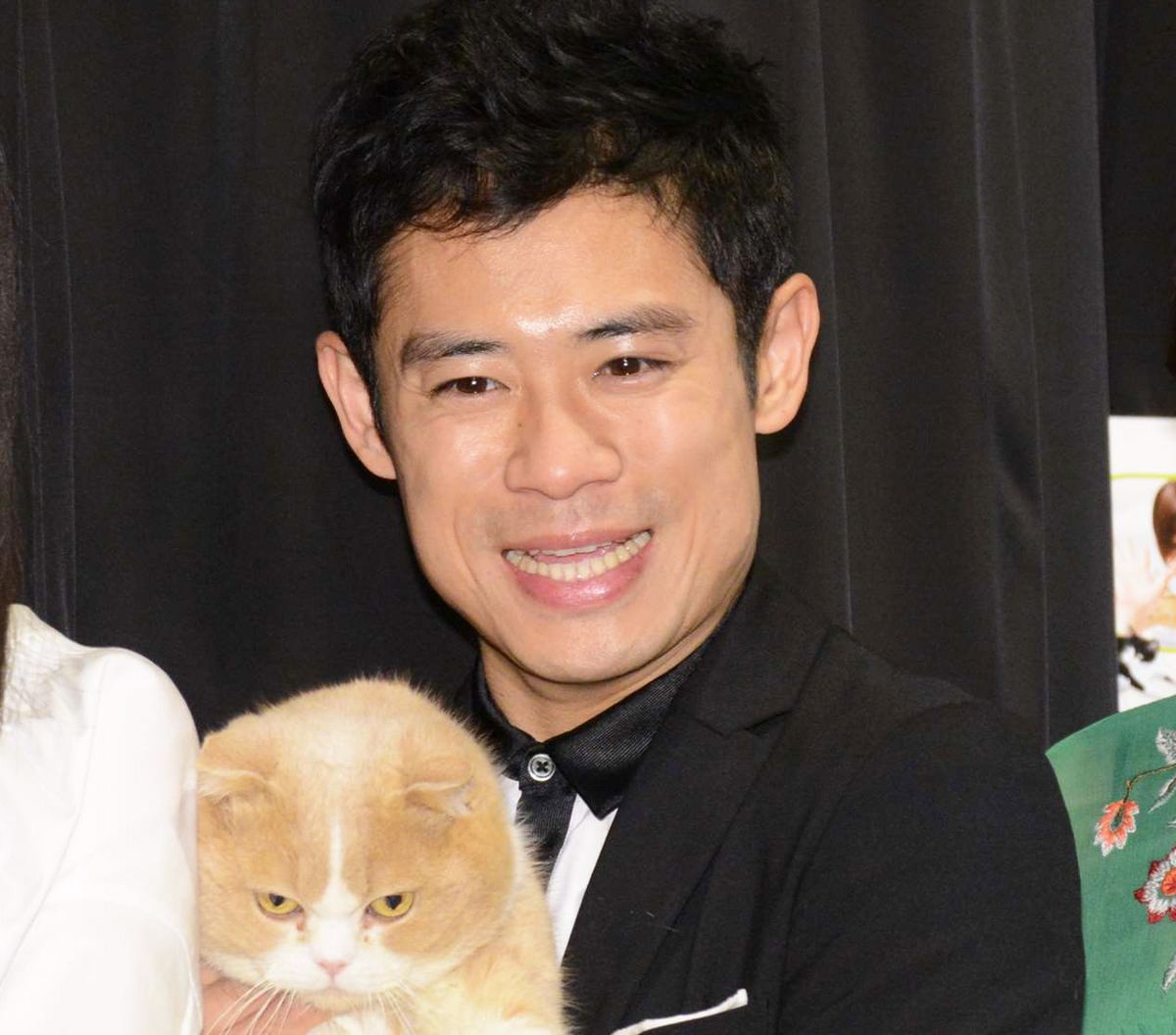 伊藤淳史、あの芸人に間違われてビックリ!? シネマトゥデイ