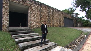 GACKTのスゴすぎる自宅公開！まるで要塞…1700平方mの敷地にいったい何が？