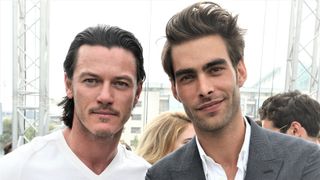 ルーク・エヴァンス、イケメン元カレと復縁か