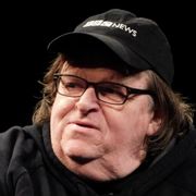 公開から15年…マイケル・ムーアが明かすR指定ドキュメンタリーの裏側