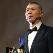 “中国のスピルバーグ” フォン・シャオガン監督に生涯功労賞!