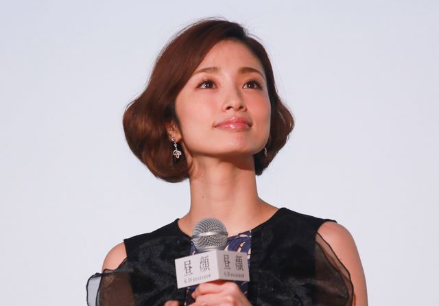 上戸彩