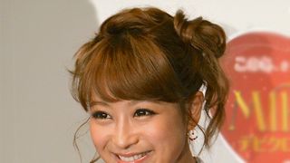 顔が今と全然違う…鈴木奈々、8年前の写真公開