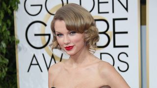 テイラー・スウィフト新恋人はあの英国俳優!変装デートで秘密主義貫く
