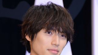 福士蒼汰「彼女ができました」ブログで報告…隣に写る女性は？