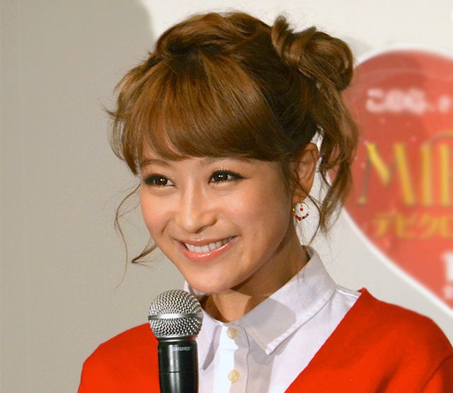 鈴木奈々(写真は2014年撮影)