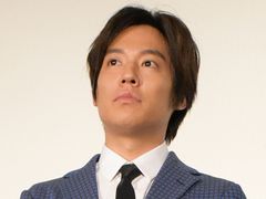 小出恵介、未成年者と不適切な関係「無期限活動