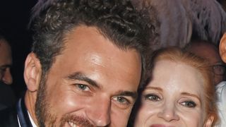 ジェシカ・チャステインが結婚　アン・ハサウェイも参列