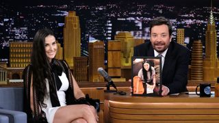 デミ・ムーア、ストレスで前歯2本抜けていた
