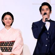 満島ひかり、恋人・永山絢斗と初2ショット公の場で笑顔!