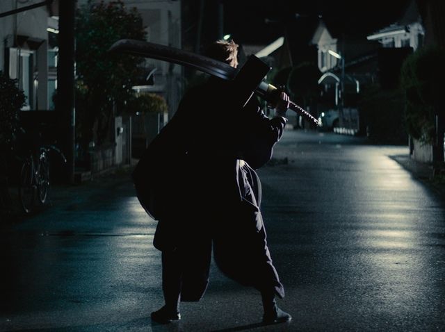 福士ふんする一護のうしろ姿