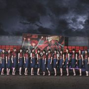 乃木坂46、ワンダーウーマン風衣装を初披露!ダンスはとっても力強く!