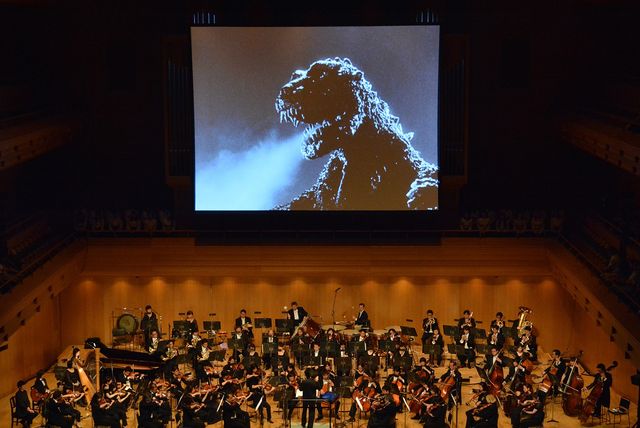 『ゴジラ』を観ながら生演奏!