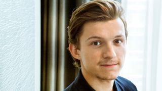 トム・ホランド、スパイダー・キス経験あり！「スパイダーマンになるずっと前に…」