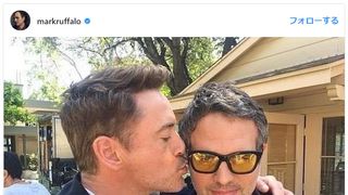 マーク・ラファロ、ロバート・ダウニー・Jrとのキス写真投稿!アシカと三角関係に