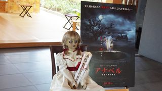 超絶シュゥゥウ~ル!呪いの人形アナベルが日本で祈祷