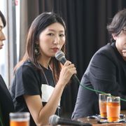 辛口の観客たちも称賛!脚本家親子、それぞれの作品に映画祭沸く