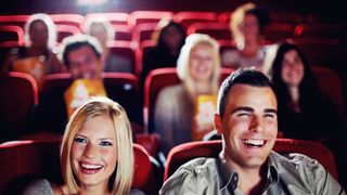 月1,100円で映画館行き放題!夢のサービスは成功するのか?