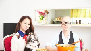 沢尻エリカ、母親は美人シェフだった!母娘2ショットを披露