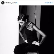 シシド・カフカの“叱りポーズ”写真に「ほっそー」「叱られたい」の声