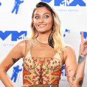 ほぼ全身にタトゥー!マイケル・ジャクソンさん娘パリスがブッとび!