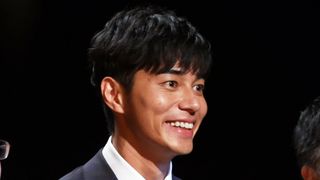 岡田准一、業界内でうわさ？“東出スマイル”暴露　目笑わず口だけで…