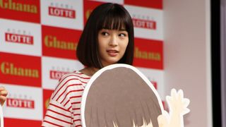 広瀬すず“画伯”が土屋太鳳の似顔絵に挑戦！その出来栄えは…？