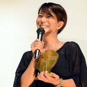 モントリオールで審査員特別賞!三島有紀子監督、トロフィーと初対面