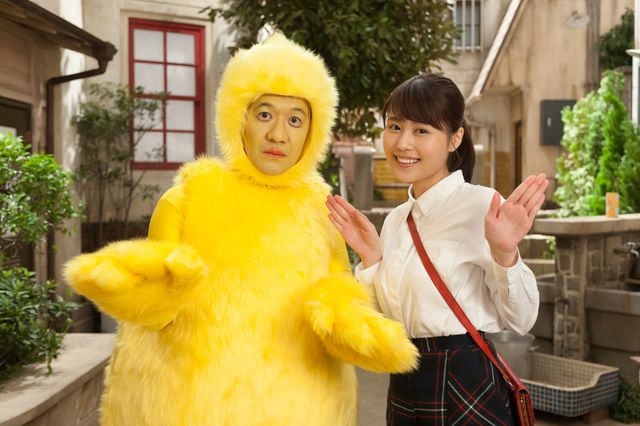 コントで共演するひよこ役(!)の内村光良&有村架純