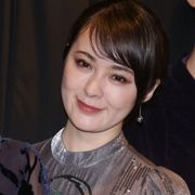 占い大好き貫地谷しほり、占いで登壇衣装をチョイス