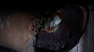 コワ~いピエロが誘ってくるよ…『IT/イット』恐怖のVR動画公開!