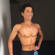 すげぇ…「金スマ」山本アナがムキムキに!