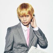 舞台「モブサイコ100」馬場良馬の霊幻らビジュアル公開!