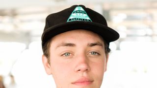 「シェイムレス」カール俳優、薬物の影響下での運転で逮捕