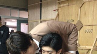 魔性の男!?城田優、三浦春馬とイチャイチャショット