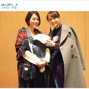 産後1か月の相武紗季、ママの顔!赤ちゃん抱いてにっこり