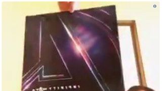 トム・ホランド『アベンジャーズ』新作ポスターうっかりリーク映像！ネタバレ仲間ラファロからの小包が…