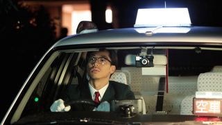 EXILE AKIRAがタクシー運転手!?真面目スタイルで「刑事ゆがみ」出演