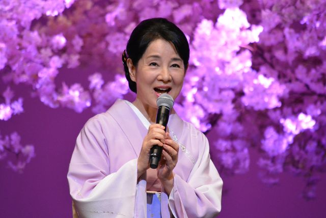 吉永小百合の変わらぬ美しさ!久しぶりの歌声も披露