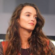 三角関係×歴史的虐殺…『ホテル・ルワンダ』監督が手掛けた衝撃のドラマ