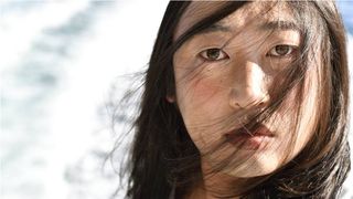 次は美少女か…ロバート秋山、清純派女優になる